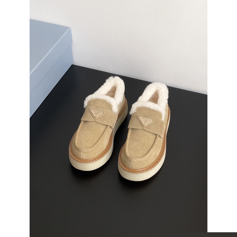 Pra*a casual shoes